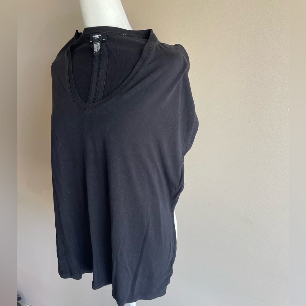 Women's Express Short Sleeve T-Shirt - Sz. L - Picture 2 of 3